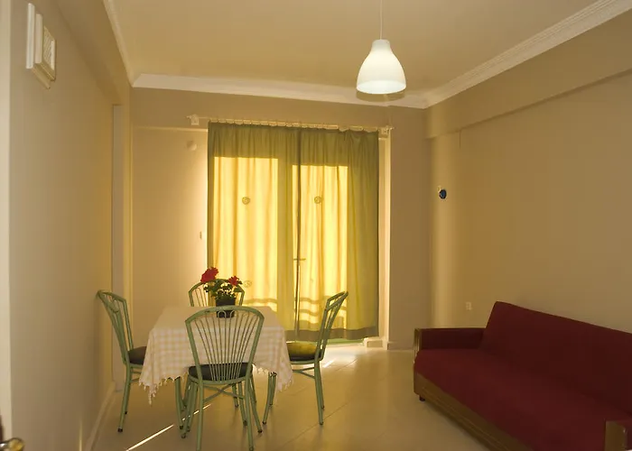 アパートホテル Sayar マルマリス